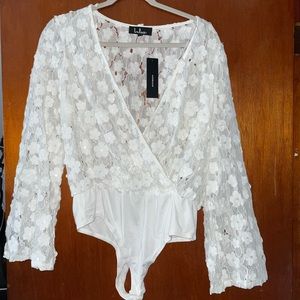 Lulus bridal bodysuit never worn with tags.